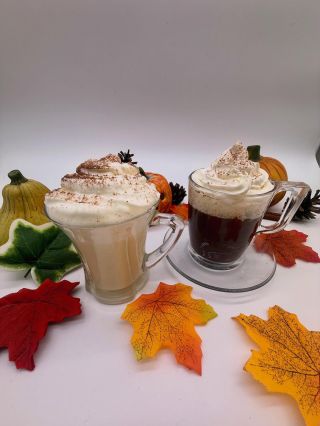 Na chladné počasí máme pro vás připravené horké čokolády 😉🍫 Husté krémové na výběr z několika příchutí 🤩 Classic Oříšek 🌰...